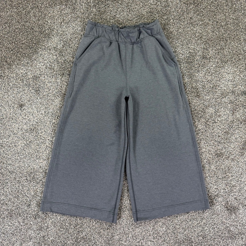 Lululemon Softstreme High-Rise Wide-Leg‎ Crop Pants Womens 4 Grey LW6BM1S
